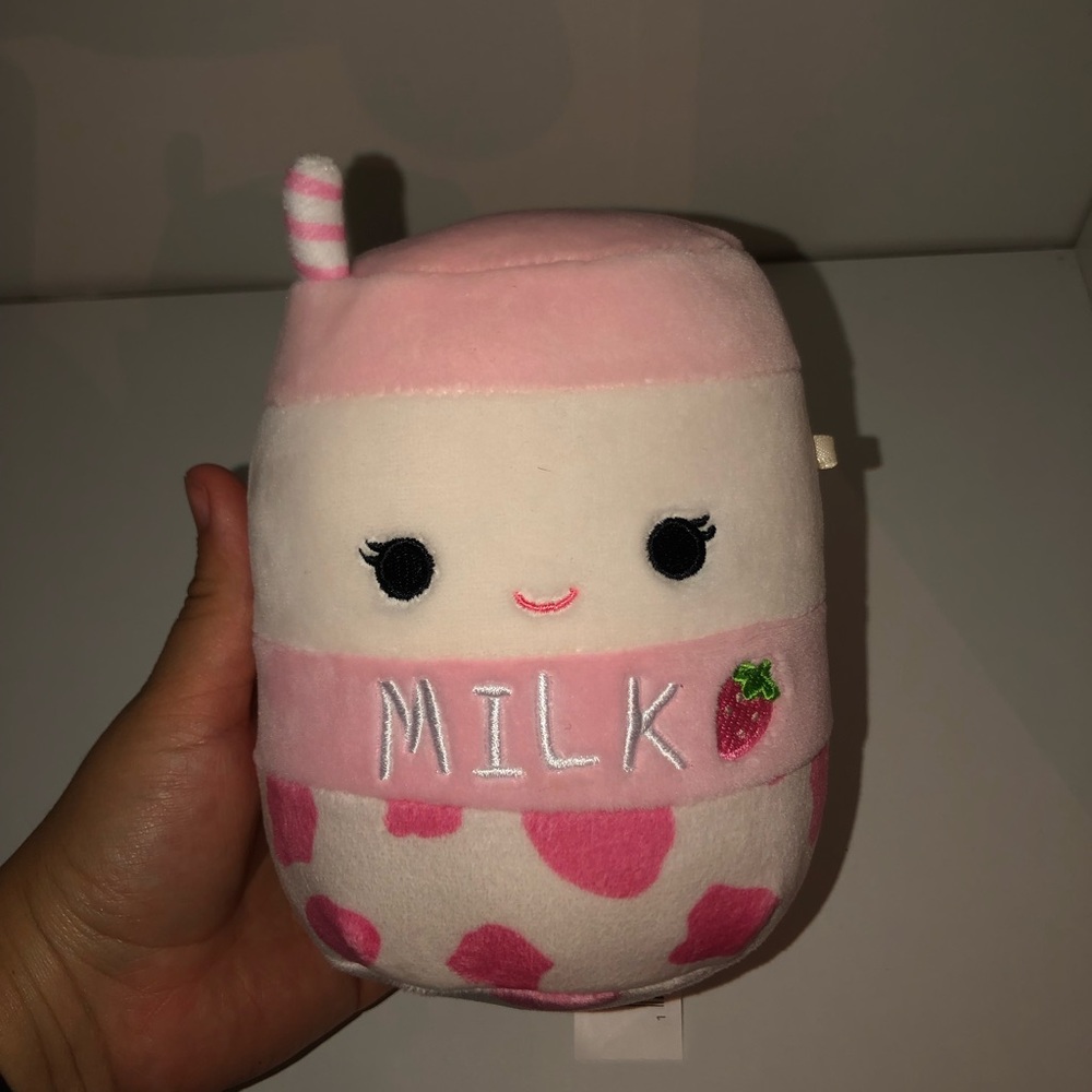 5” strawberry 🍓 milkshake squishmallow
